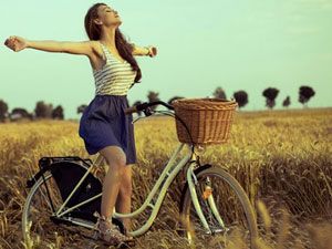 Чем полезен велосипед для женщин