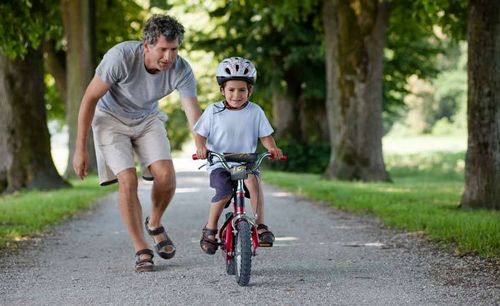 Как научить ребенка ездить на велосипеде за 30 минут