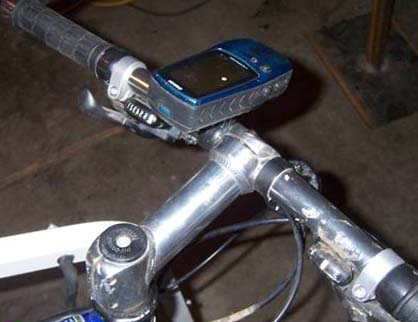 Как самостоятельно сделать универсальное крепление для фонарика, телефона, gps-навигатора на руль велосипеда